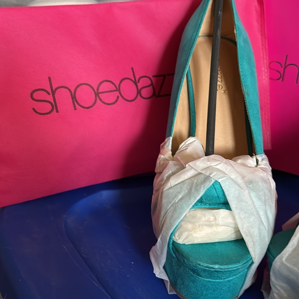 Shoedazzle high heel shoes - Picture 2 of 12